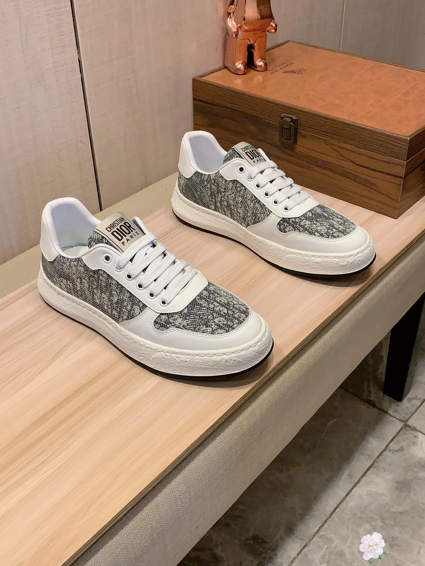 Men's men's shoes💰420💰💰🎩🎩[Lightning][Lightning] "Dior DIOR*" The latest • popular casual shoes, top brand [seduce] luxury ~ purchasing agency, top ~ quality. [Strong] The upper is made of imported breathable cowhide with fabric material ➕ Breathable sheepskin feet (•) and fine workmanship. The original stylish and stylish soft rubber wear-resistant and non-slip outsole is light and comfortable on the feet. The real thing looks better in real photos. No. 122: code: 38-44, 2️⃣ colors selected